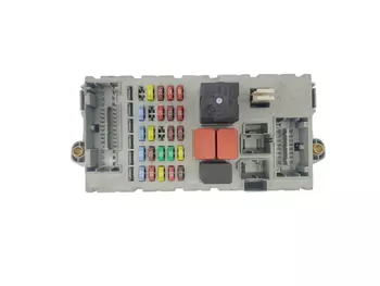 51744898 NPL  Boîtier fusibles Fiat