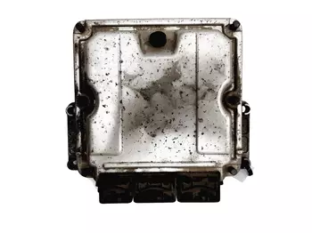 0 281 011 101 Calculateur Renault