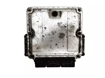 0 281 011 102 Calculateur Renault