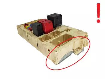 51736623 Boîtier fusibles Lancia