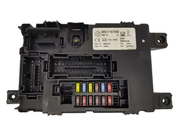 00517187860 Boîtier fusibles Fiat