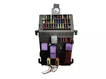 8200043240 Boîtier fusibles Renault