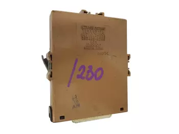 89111-47050 Calculateur Toyota