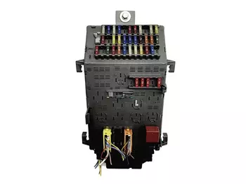 8200043240 Boîtier fusibles Renault