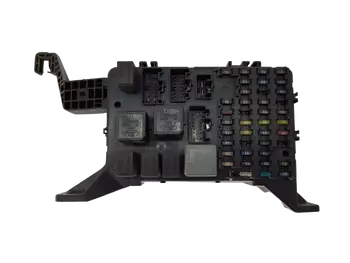 1S7T-14A073-AE Boîtier fusibles Ford