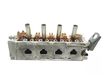 7701475751 La culasse Renault 1,2 16V D4F (D4FB712, D4F702)