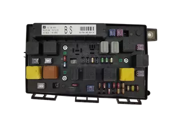 13 145 039 Boîtier fusibles Opel