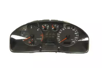 8D0919860E 110.008.870 Le compteur, compteur de vitesse, tableau de bord Audi Diesel