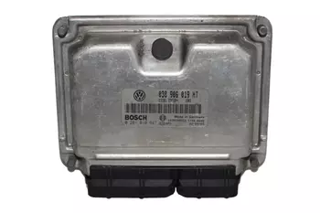 038 906 019 HT Calculateur d’ ordinateur ecu Skoda