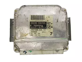 89611-0D070 Calculateur ecu Toyota