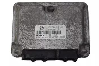 038 906 018 AG Calculateur d’ ordinateur ecu Skoda