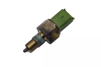 8200008194 8200177718 Interrupteur,contacteur de marche arrière Dacia Renault