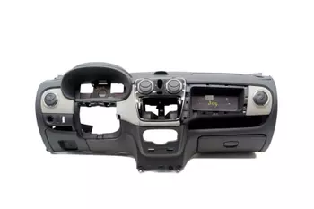 681005017R Tableau de bord Dacia