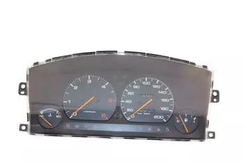 PLF27 GJ84 Le compteur, compteur de vitesse, tableau de bord Mazda