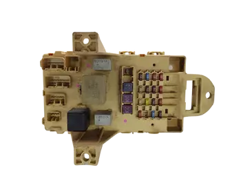 82730-0D040 Boîtier fusibles Toyota