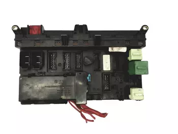 8380407 Boîtier fusibles BMW