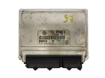 8D0907558S Calculateur ecu Volkswagen