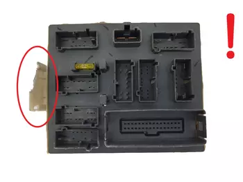 7T1T-14A073-BB Boîtier fusibles Ford