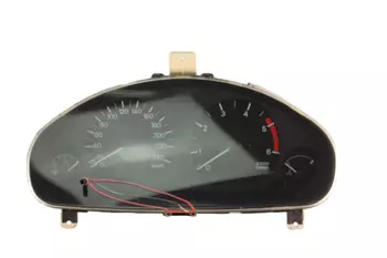MR308409 0P0231005 1680 Le compteur, compteur de vitesse, tableau de bord Mitsubishi