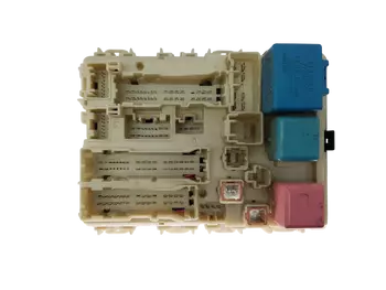 82730-52700  Boîtier fusibles Toyota