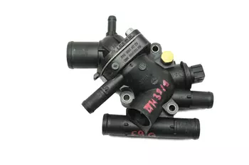 82000653908200065392 Boitier thermostat d'eau moteur Renault _1,9 D F8Q / 1,9 DTI  / 1,9 DCI
