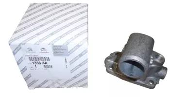 PSA1336.AA Boitier thermostat d'eau moteur Citroen Peugeot _3.0 HDi