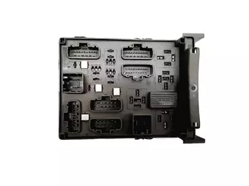 8200283811 Calculateur Renault