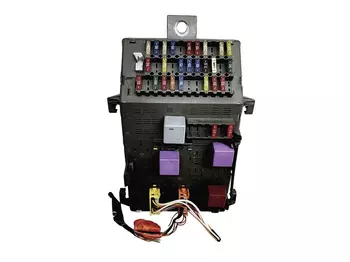 7700427844 Boîtier fusibles Renault