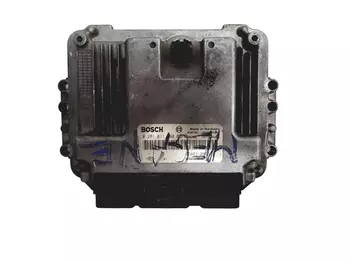 0 281 011 390 Calculateur Renault