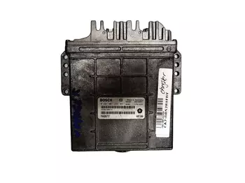 P04686757 Calculateur Chrysler