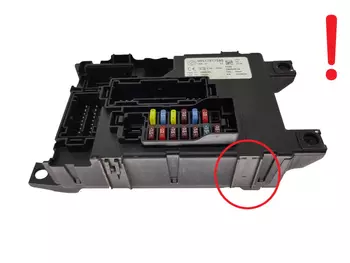 00517817580  Boîtier fusibles Fiat