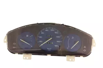 769904-042 46DB03 Le compteur, compteur de vitesse, tableau de bord Mazda