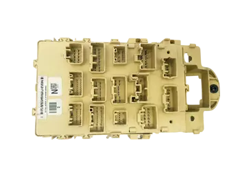 82730-0D020-A Boîtier fusibles Toyota
