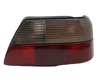 635176 Phare de voiture Peugeot