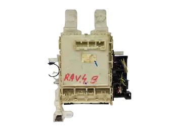 82730-42011 Boîtier fusibles Toyota