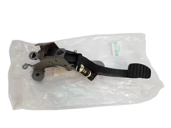 465030036R  Pédale d'embrayage Renault