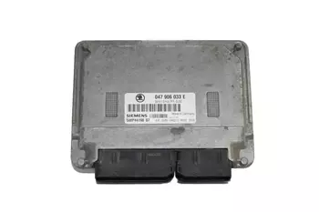 047 906 033 E Calculateur d’ ordinateur ecu Skoda