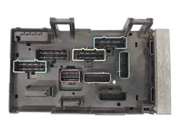 04869001AJ 04869204AL Boîtier fusibles Chrysler