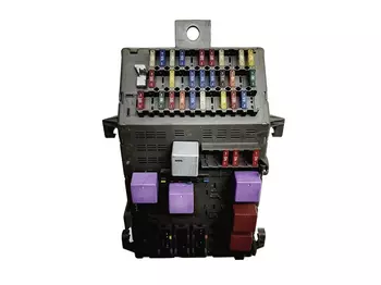 8200043239 Boîtier fusibles Renault