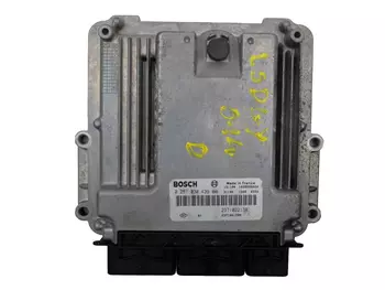 237104128R Calculateur d’ ordinateur ecu Dacia _1,5 DCI