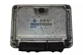 030 906 032 DT Calculateur d’ ordinateur ecu Volkswagen