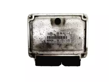038 906 012 M Calculateur Volkswagen