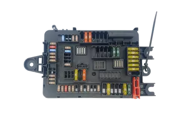 6114 V8 926111102 Boîtier fusibles BMW