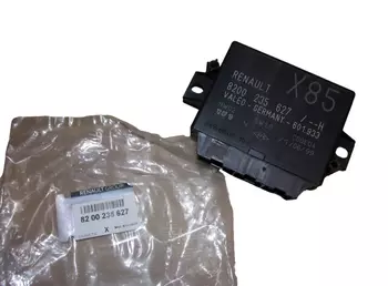 7701058401 8200235627 Module de parking pdc Renault