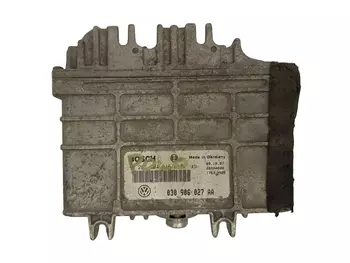 030 906 027 AA Calculateur ecu Volkswagen