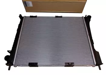 8200468913 Radiateur refroidissement moteur Renault