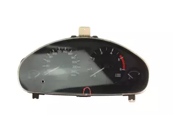MR308409 0P0231005 Le compteur, compteur de vitesse, tableau de bord Mitsubishi