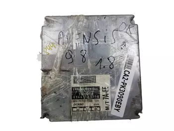 89661-05210 Calculateur ecu Toyota