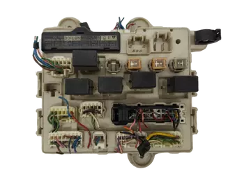 89221-28040 Boîtier fusibles Toyota
