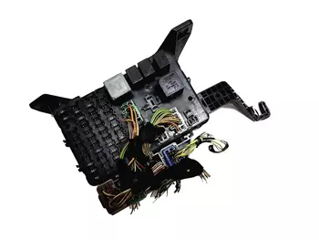 1S7T-14A073-AE Boîtier fusibles Ford